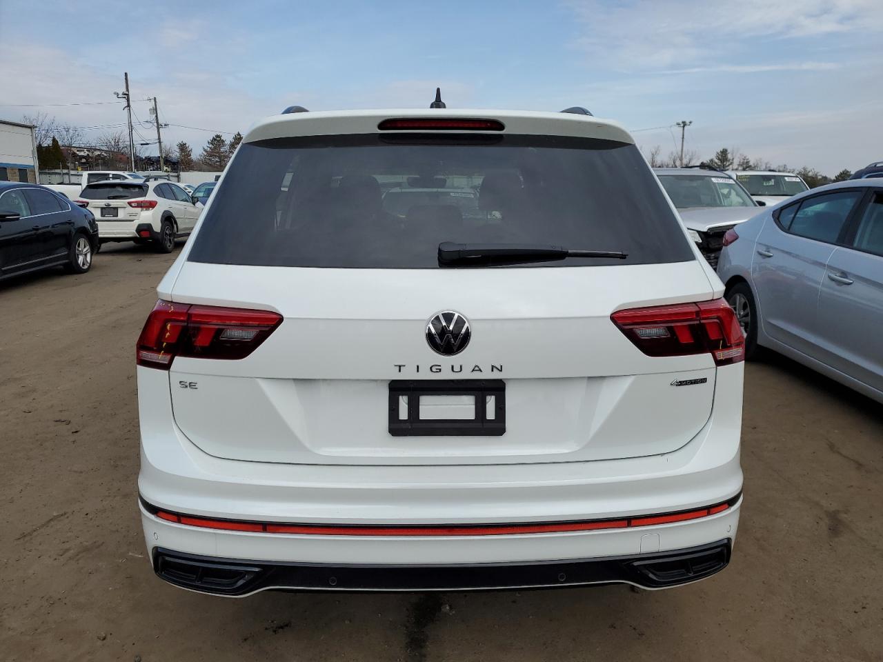 2024 Volkswagen Tiguan VIN 3VV8B7AX6RM198337 Copart auction photo, vandalism damage thumbnail 6
