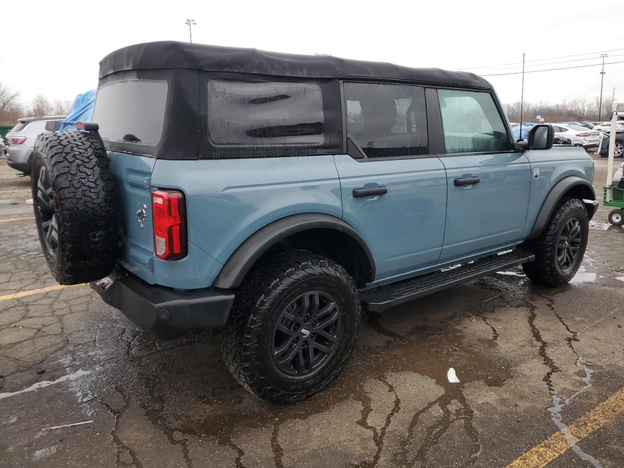 2022 Ford Bronco VIN 1FMDE5BH5NLB71122 Copart auction photo, burn - engine damage thumbnail 3