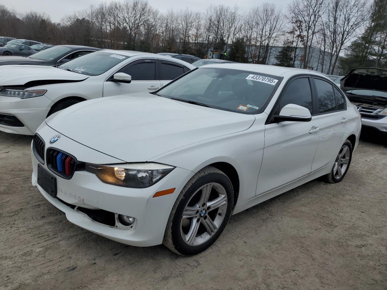 2013 BMW 3er VIN WBA3B5G56DNS04345