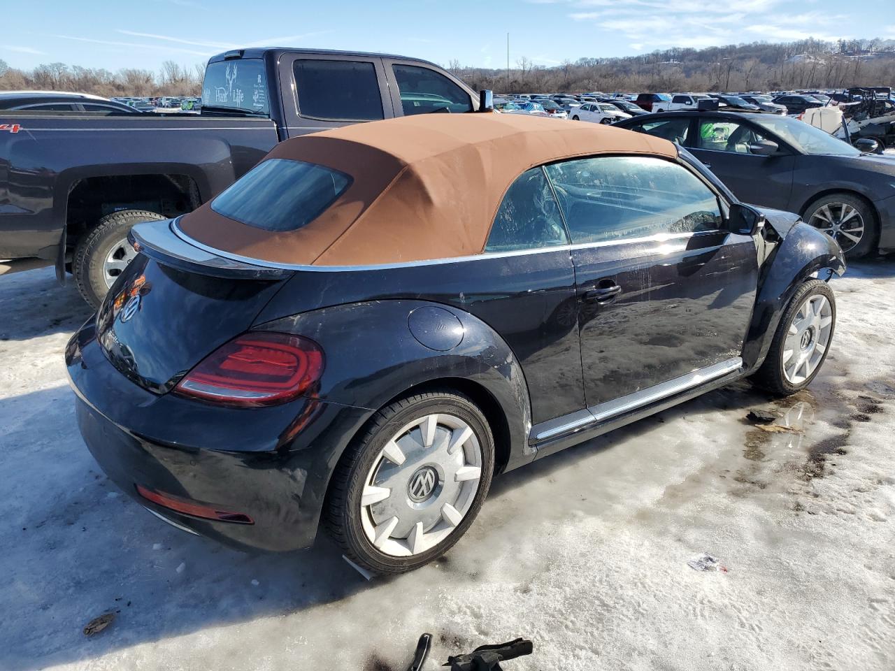 2019 Volkswagen Beetle VIN 3VW5DAAT3KM503351 Copart auction photo, front end / minor dent/scratches damage thumbnail 3