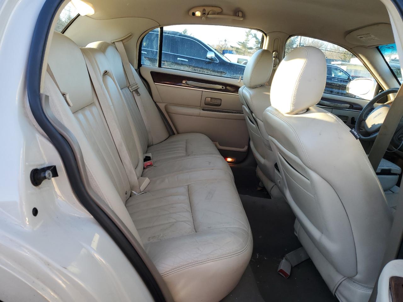 2005 Lincoln Town Car VIN 1LNHM81W75Y672246 Copart auction photo, front end / side damage thumbnail 10