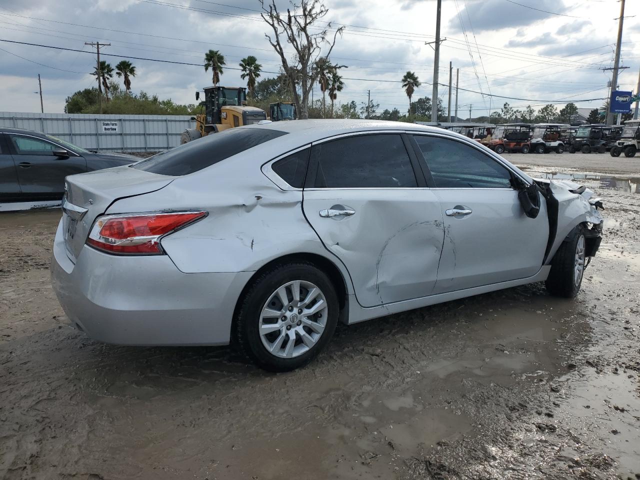 2015 Nissan Altima VIN 1N4AL3AP4FN906940 Copart auction photo, front end / rear end damage thumbnail 3