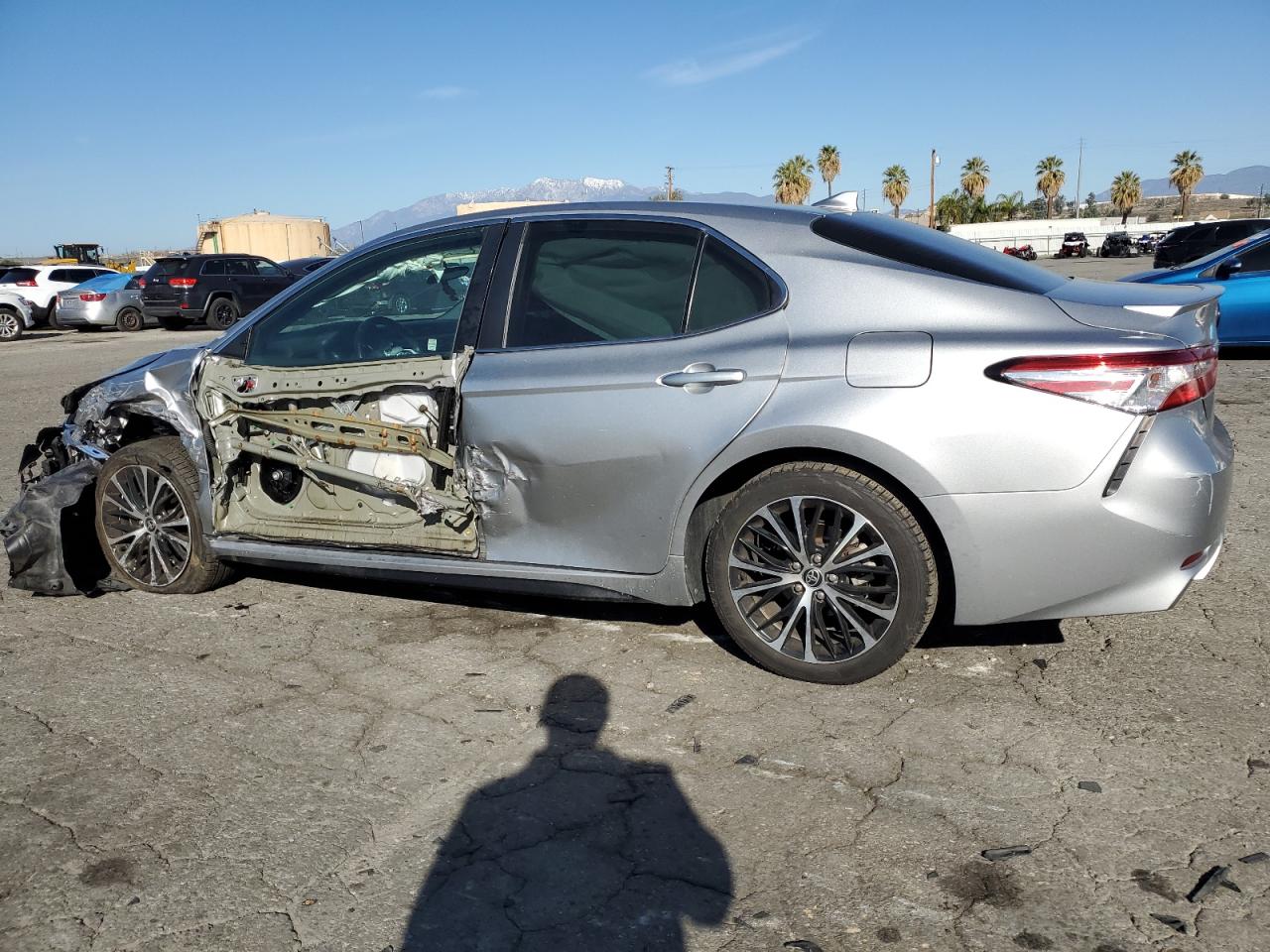 2020 Toyota Camry VIN 4T1G11AK0LU970750 Copart auction photo, front end / side damage thumbnail 2