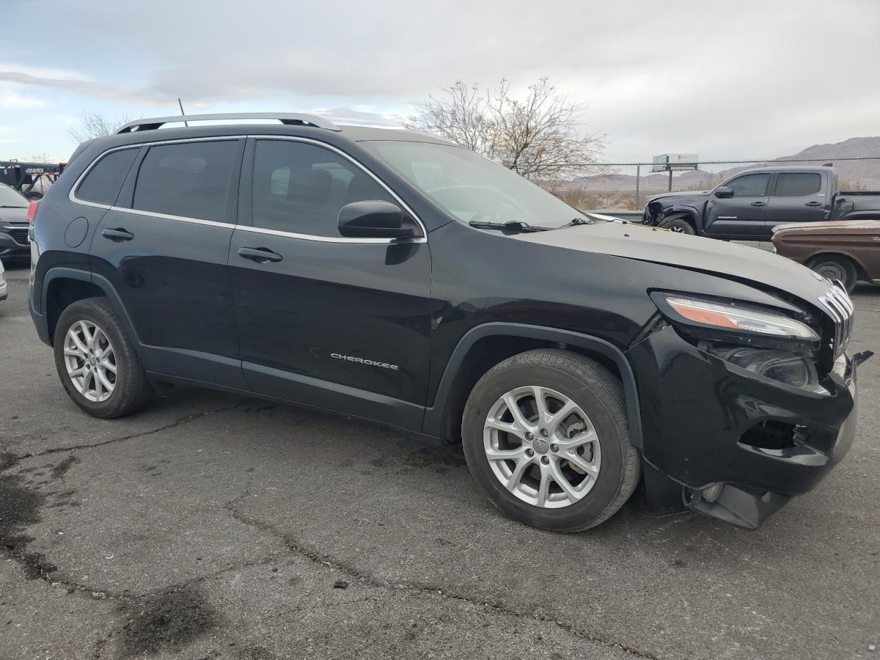 2017 Jeep Grand Cherokee VIN 1C4PJLCB3HD223325 Copart auction photo, front end / mechanical damage thumbnail 4