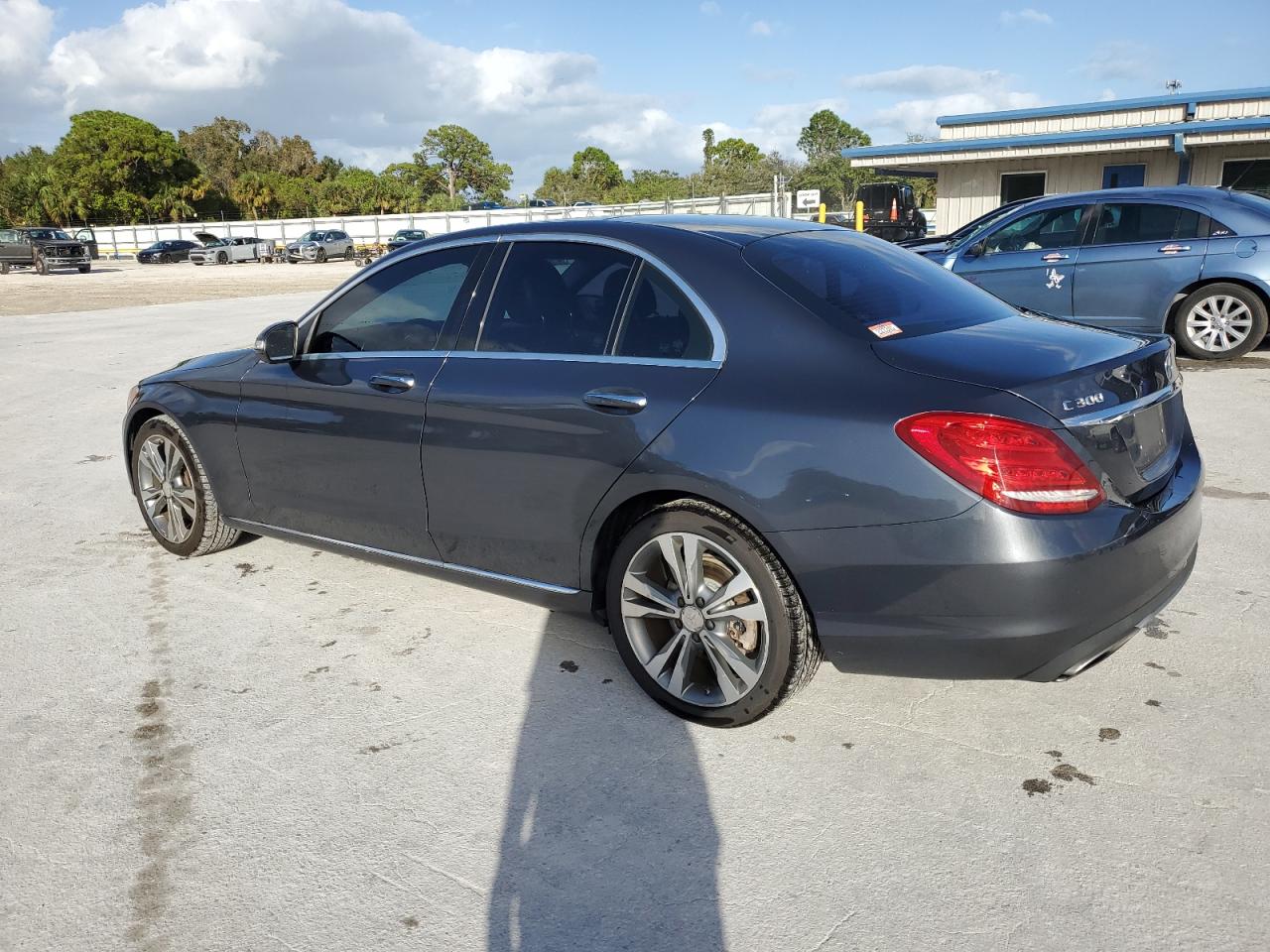 2015 Mercedes-Benz C-klasse VIN 55SWF4KB0FU022118 Copart auction photo, hail / minor dent/scratches damage thumbnail 2
