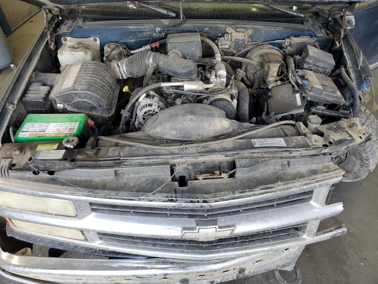1998 Chevrolet GMT-400 VIN 1GCGK29R0WE229277 Copart auction photo, all over / undercarriage damage thumbnail 13