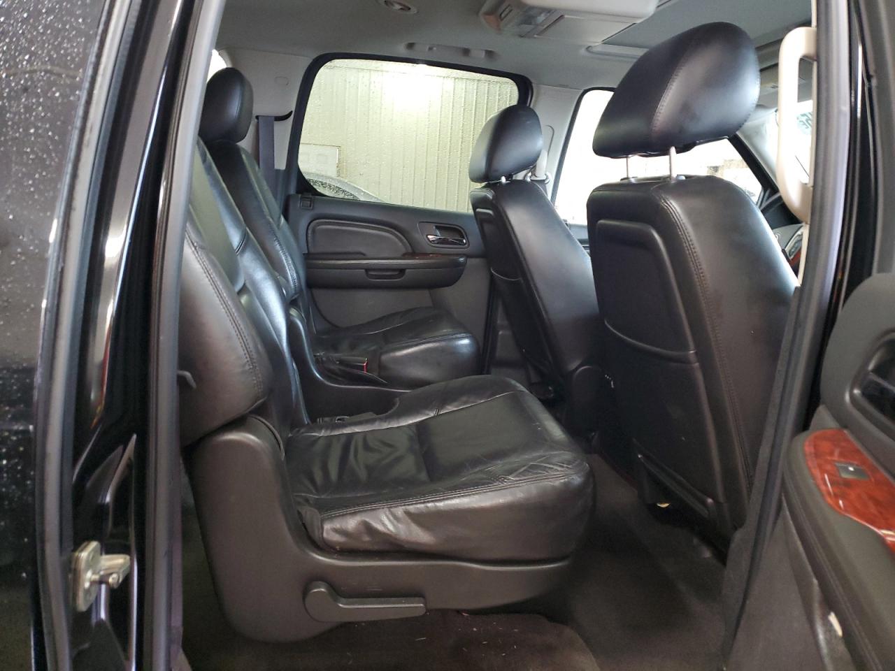 2011 Cadillac Escalade VIN 1GYS4HEF2BR206020 Copart auction photo, front end / minor dent/scratches damage thumbnail 11