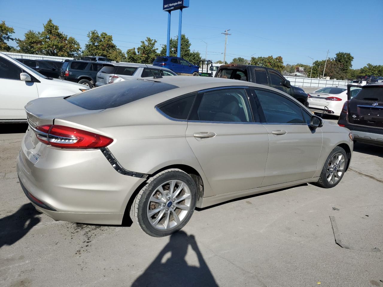2017 Ford Fusion VIN 3FA6P0LU9HR385371 Copart auction photo, rear end / minor dent/scratches damage thumbnail 3
