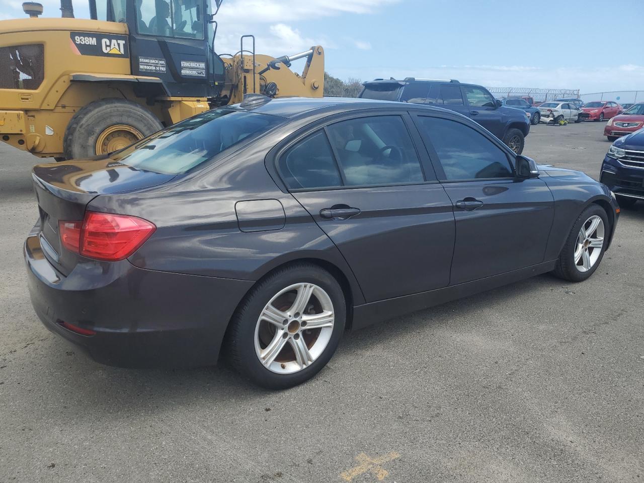 2013 BMW 3er VIN WBA3A5G58DNP24436 Copart auction photo, rear end damage thumbnail 3