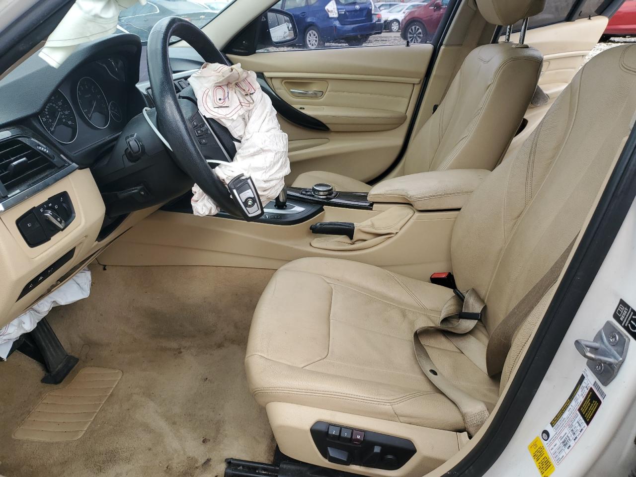 2014 BMW 3er VIN WBA3A5C56EJ464715 Copart auction photo, front end damage thumbnail 7