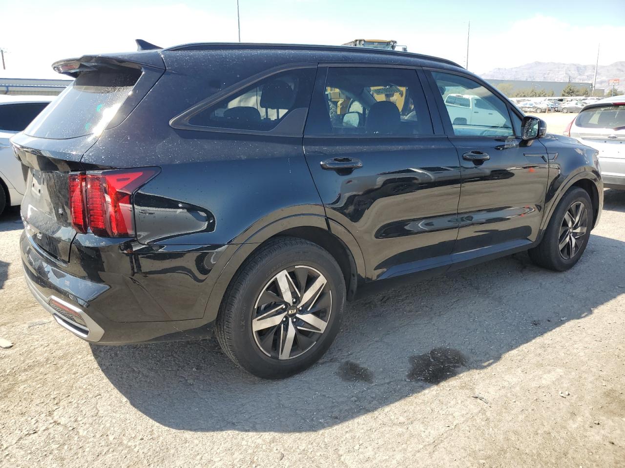 2021 KIA Sorento VIN 5XYRL4LC2MG070840 Copart auction photo, side damage thumbnail 3