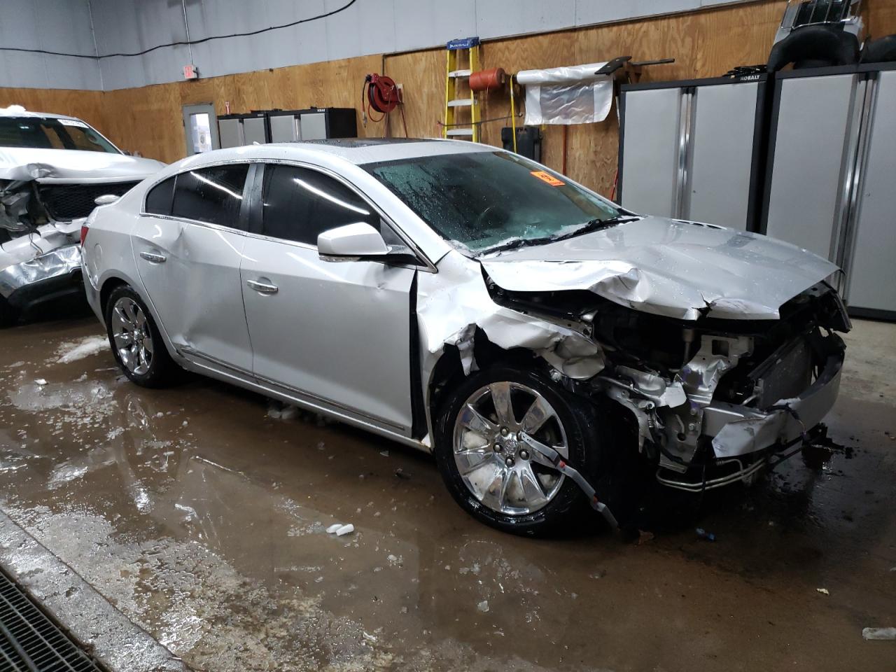 2010 Buick LaCrosse VIN 1G4GC5GGXAF175825 Copart auction photo, front end / minor dent/scratches damage thumbnail 4
