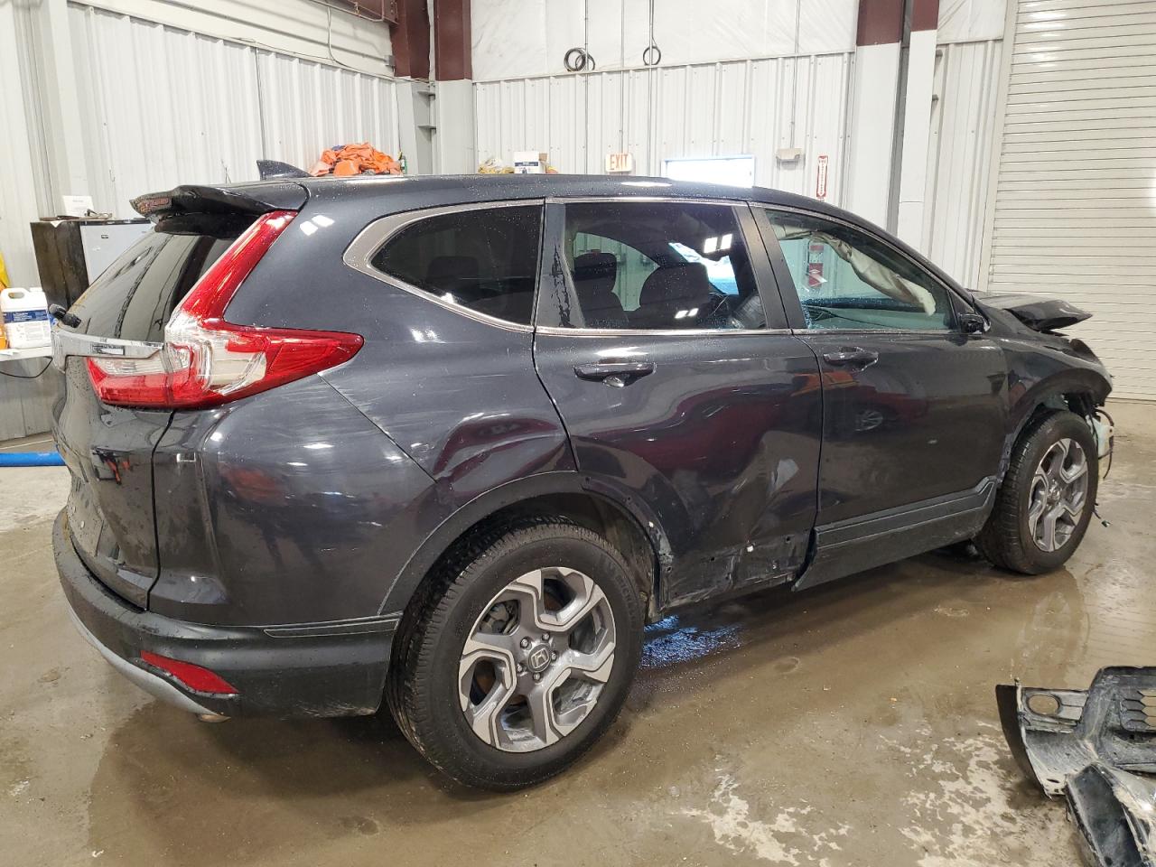 2017 Honda CR-V VIN 7FARW1H8XHE031196 Copart auction photo, front end / side damage thumbnail 3