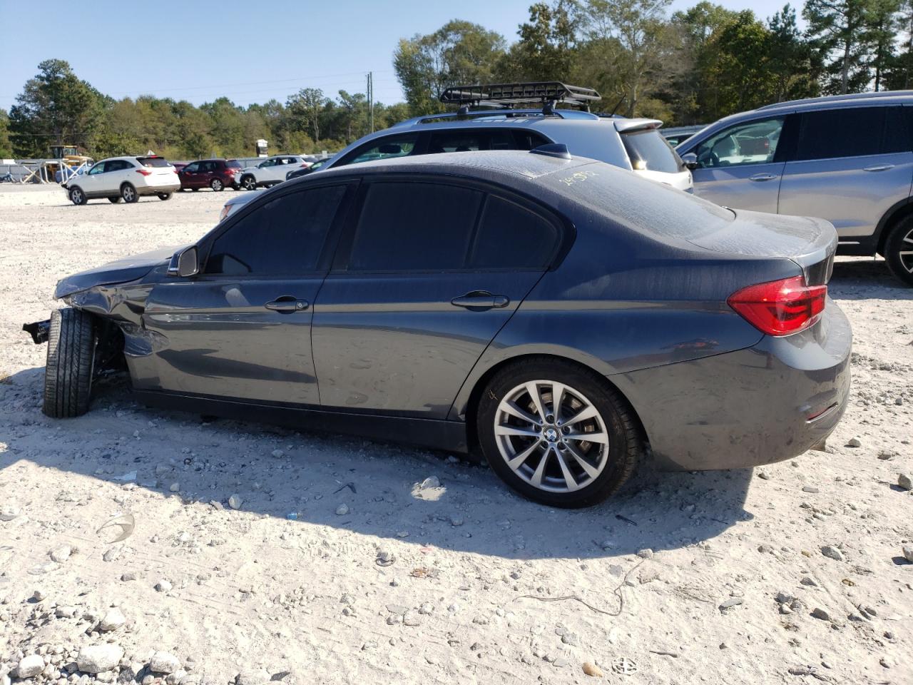 2017 BMW 3er VIN WBA8A9C58HK620071 Copart auction photo, front end / side damage thumbnail 2