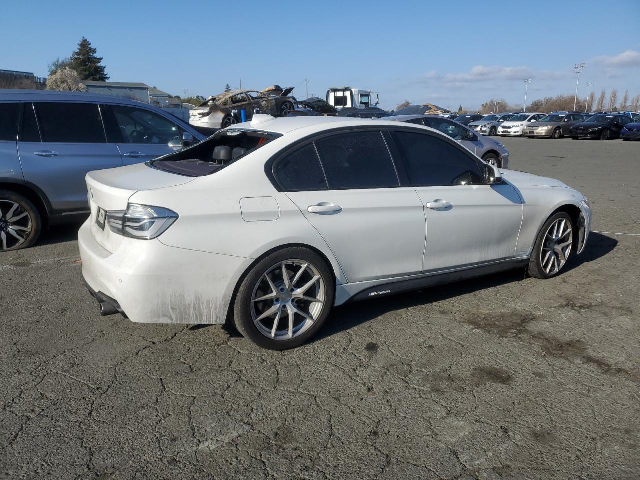 2015 BMW 3er VIN WBA3A9C55FF686674 Copart auction photo, side / vandalism damage thumbnail 3