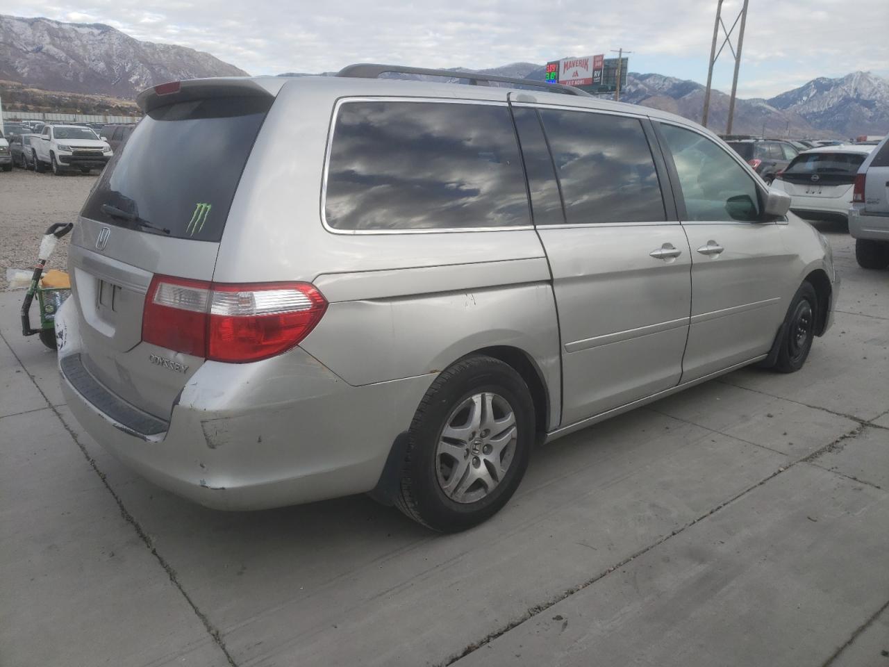 2005 Honda Odyssey VIN 5FNRL38745B034890 Copart auction photo, all over damage thumbnail 3