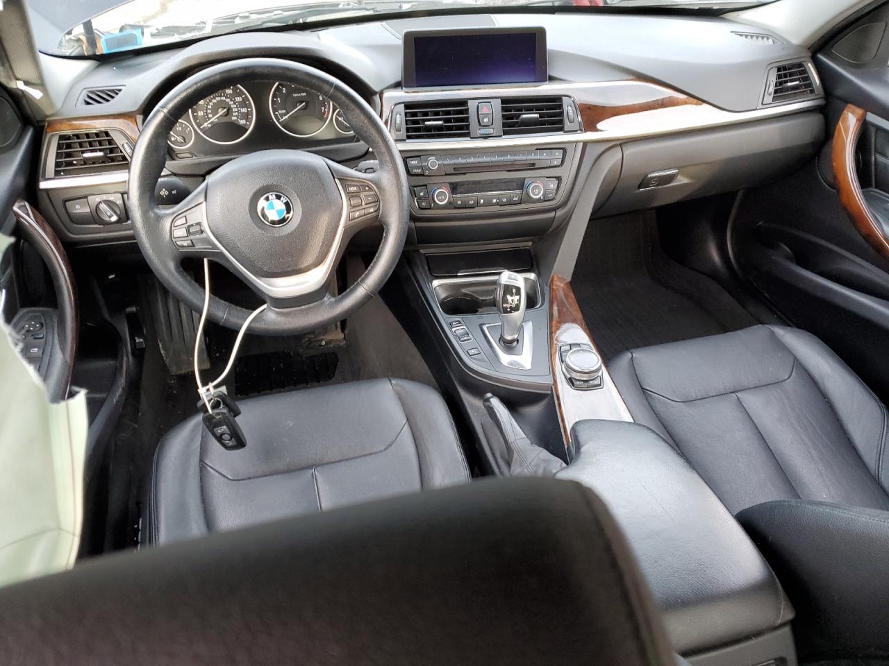 2015 BMW 3er VIN WBA3B3C50FJ983701 Copart auction photo, front end / side damage thumbnail 8