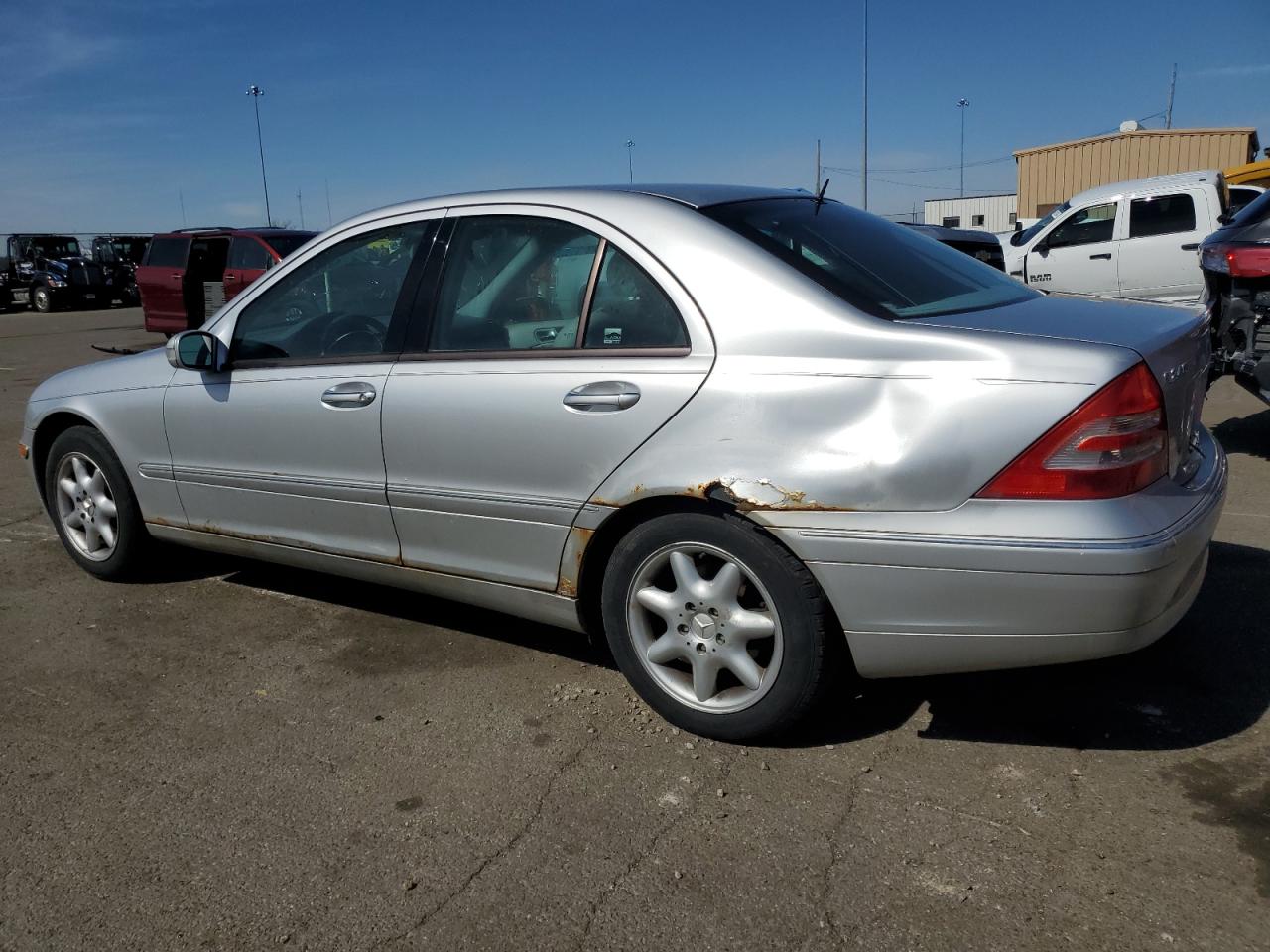 2001 Mercedes-Benz C-klasse VIN WDBRF61J91F050568 Copart auction photo, rear end / side damage thumbnail 2