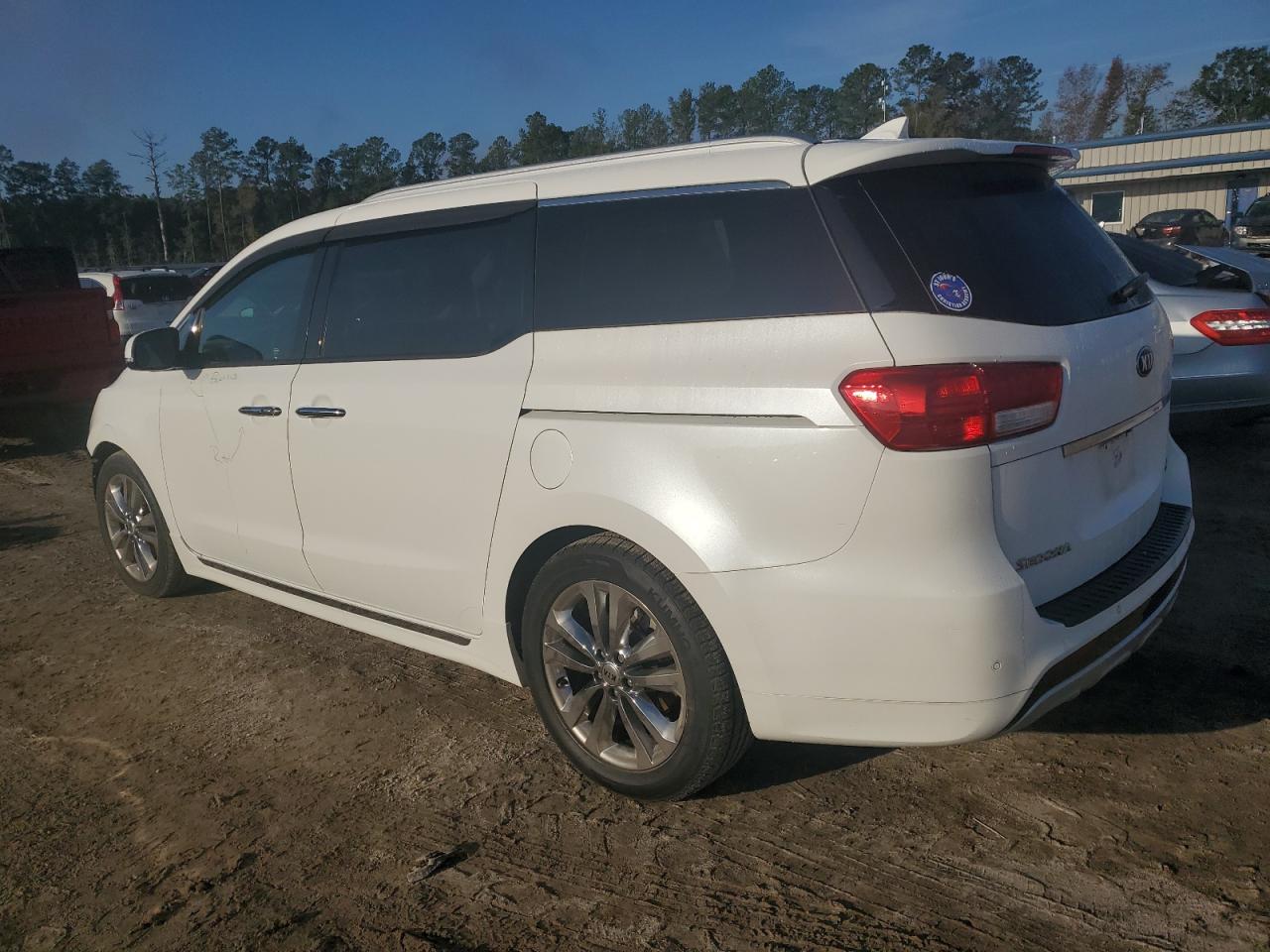 2017 KIA Sedona VIN KNDME5C16H6334580 Copart auction photo, front end damage thumbnail 2