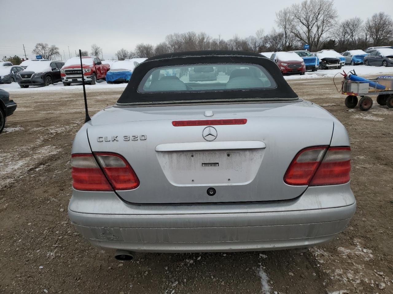2002 Mercedes-Benz CLK-klasse VIN WDBLK65G42T128662 Copart auction photo, front end damage thumbnail 6