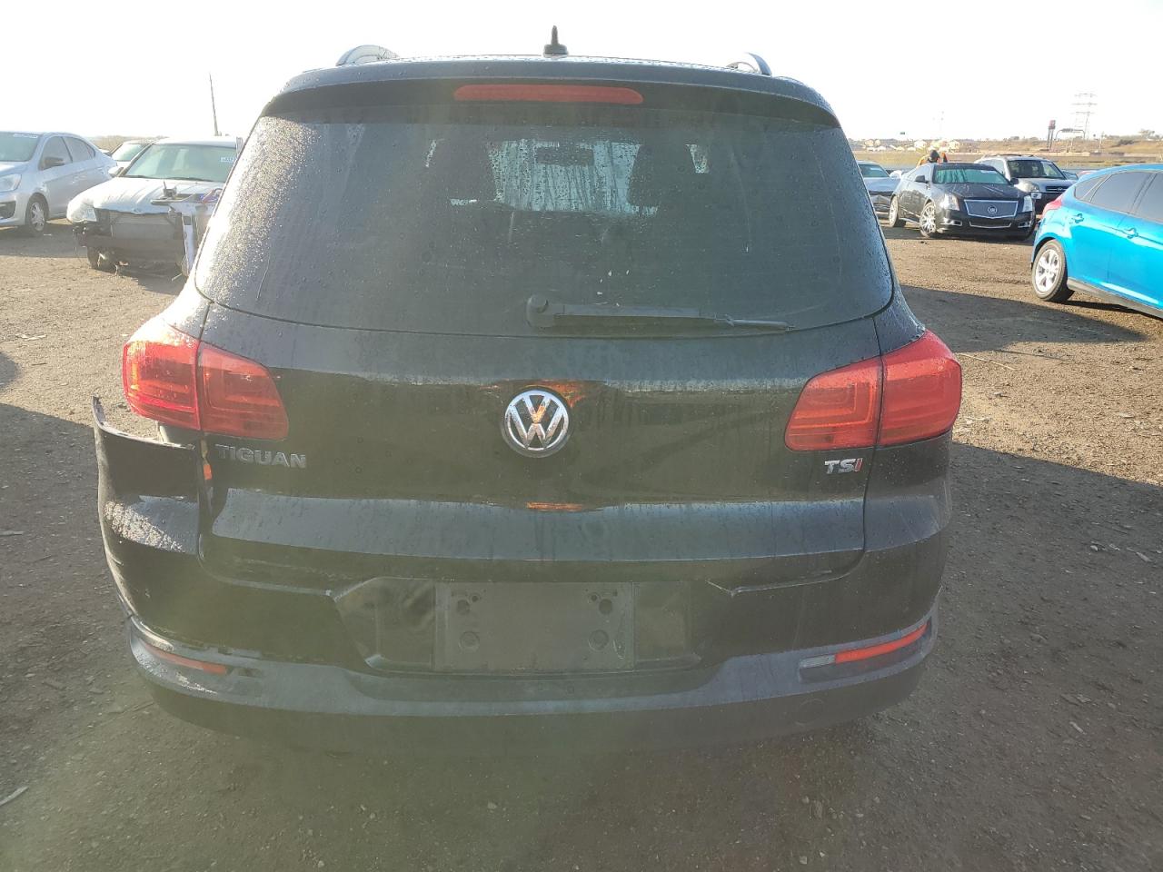 2017 Volkswagen Tiguan VIN WVGAV7AX0HK002899 Copart auction photo, rear end / undercarriage damage thumbnail 6