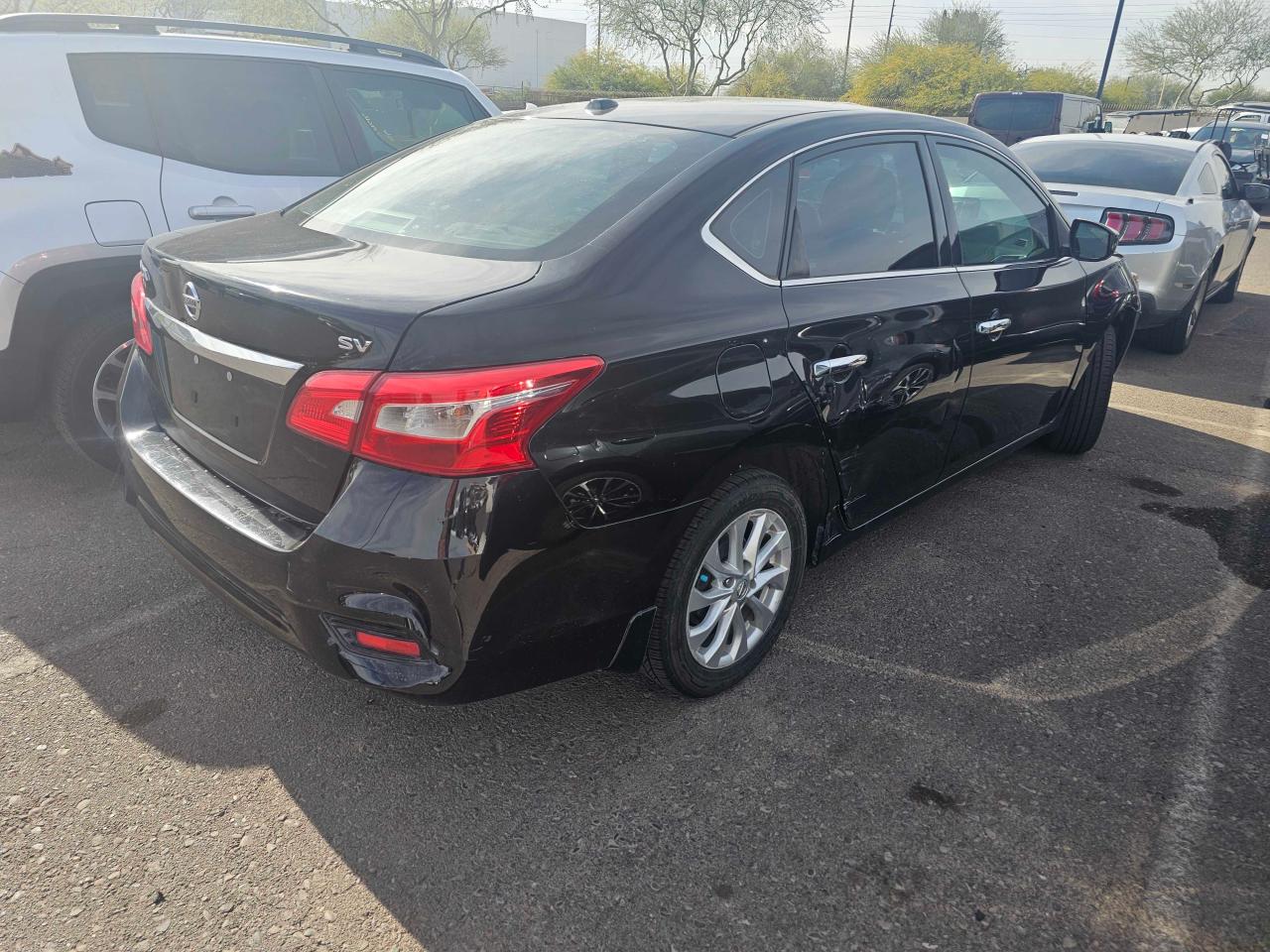2018 Nissan Sentra VIN 3N1AB7AP6JY262585 Copart auction photo, minor dent/scratches / normal wear damage thumbnail 4
