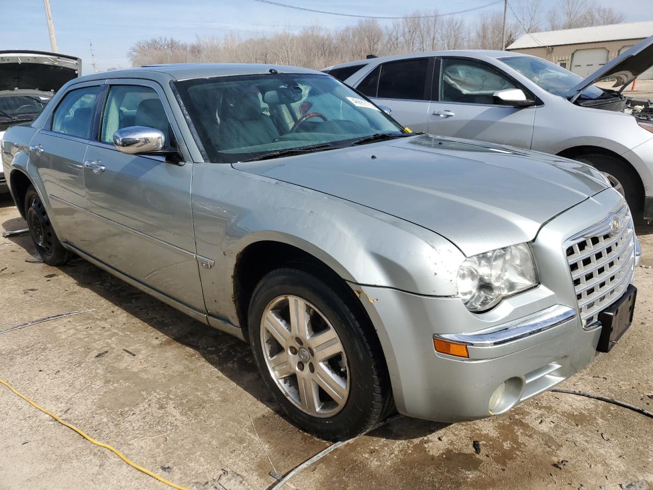 2006 Chrysler 300 VIN 2C3LK63H96H336010 Copart auction photo, side / minor dent/scratches damage thumbnail 4