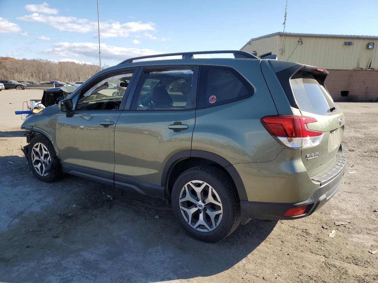 2019 Subaru Forester VIN JF2SKAEC8KH523753 Copart auction photo, front end damage thumbnail 2