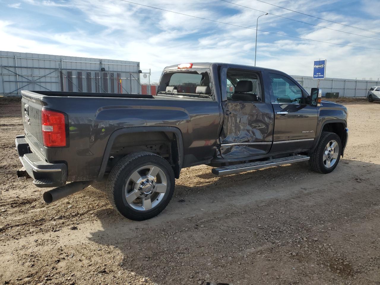 2016 GMC Sierra VIN 1GT12TE87GF107004 Copart auction photo, front end / side damage thumbnail 3