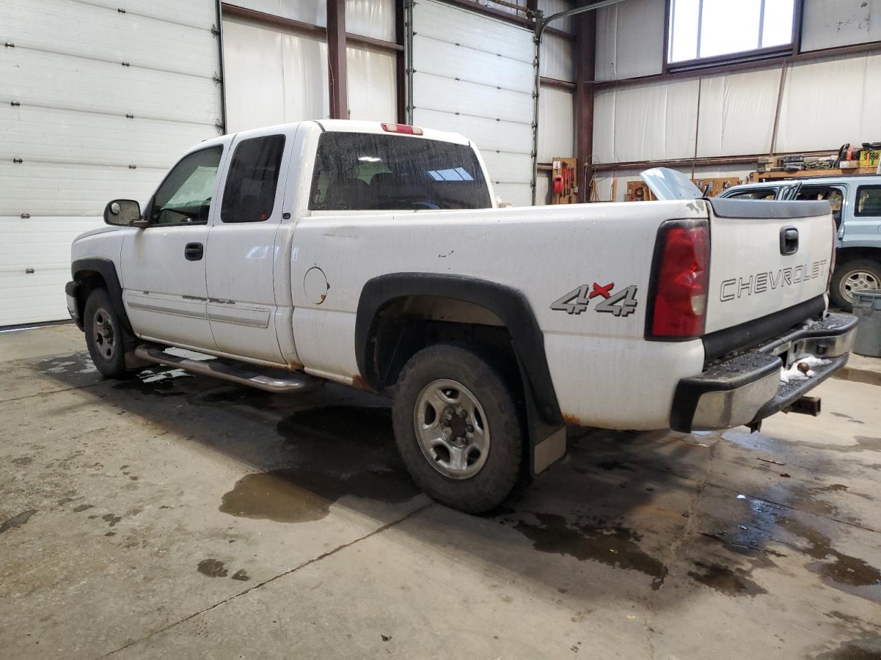 2004 Chevrolet Silverado VIN 2GCEK19T941163050 Copart auction photo, vandalism / mechanical damage thumbnail 2