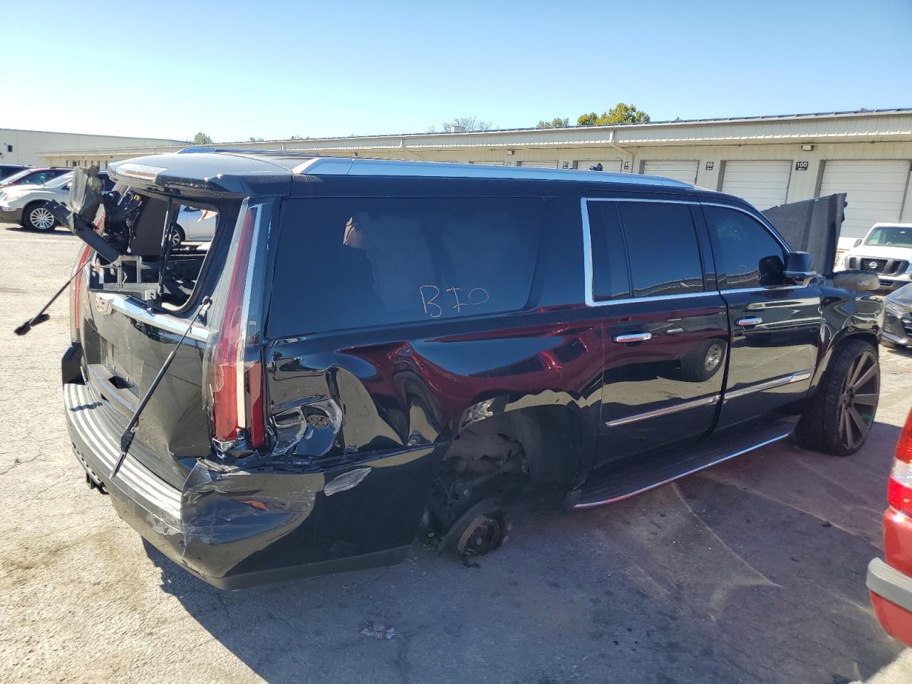 2016 Cadillac Escalade VIN 1GYS4HKJ4GR119106 Copart auction photo, front end / all over damage thumbnail 3