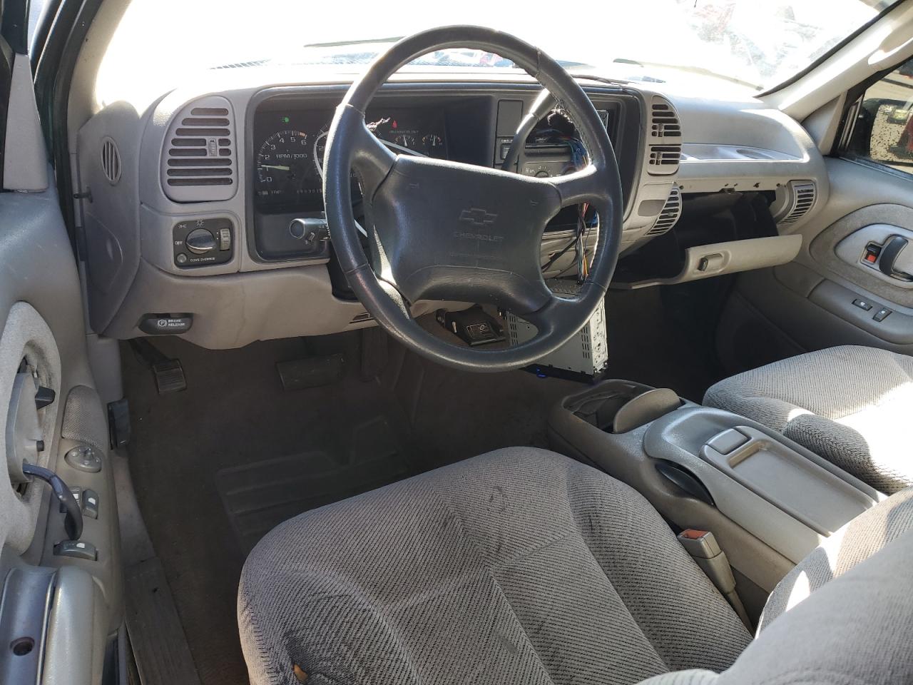 1996 Chevrolet GMT-400 VIN 1GCEK19R8TE214717 Copart auction photo, all over damage thumbnail 8