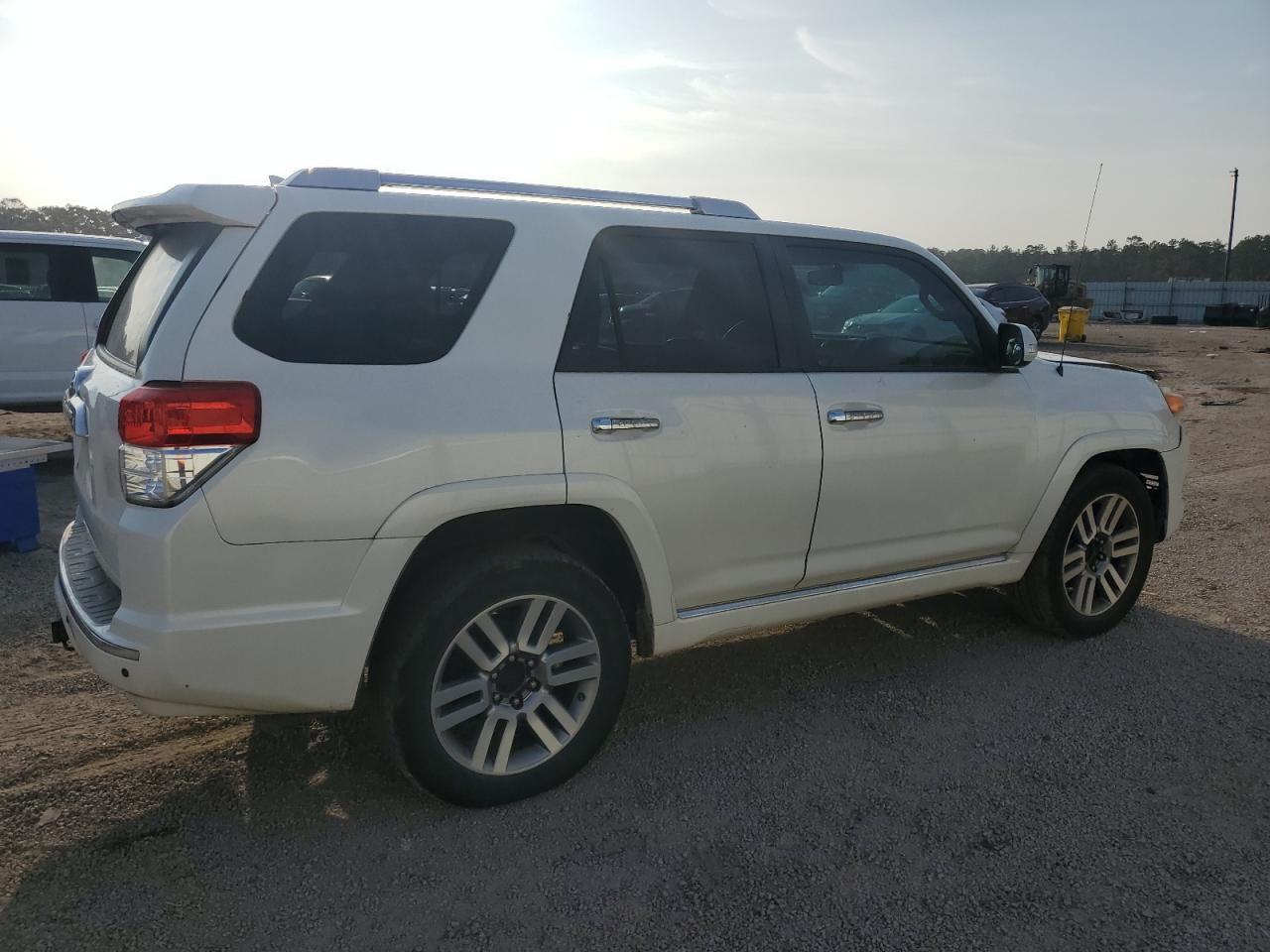 2010 Toyota 4Runner VIN JTEZU5JR4A5005935 Copart auction photo, front end damage thumbnail 3