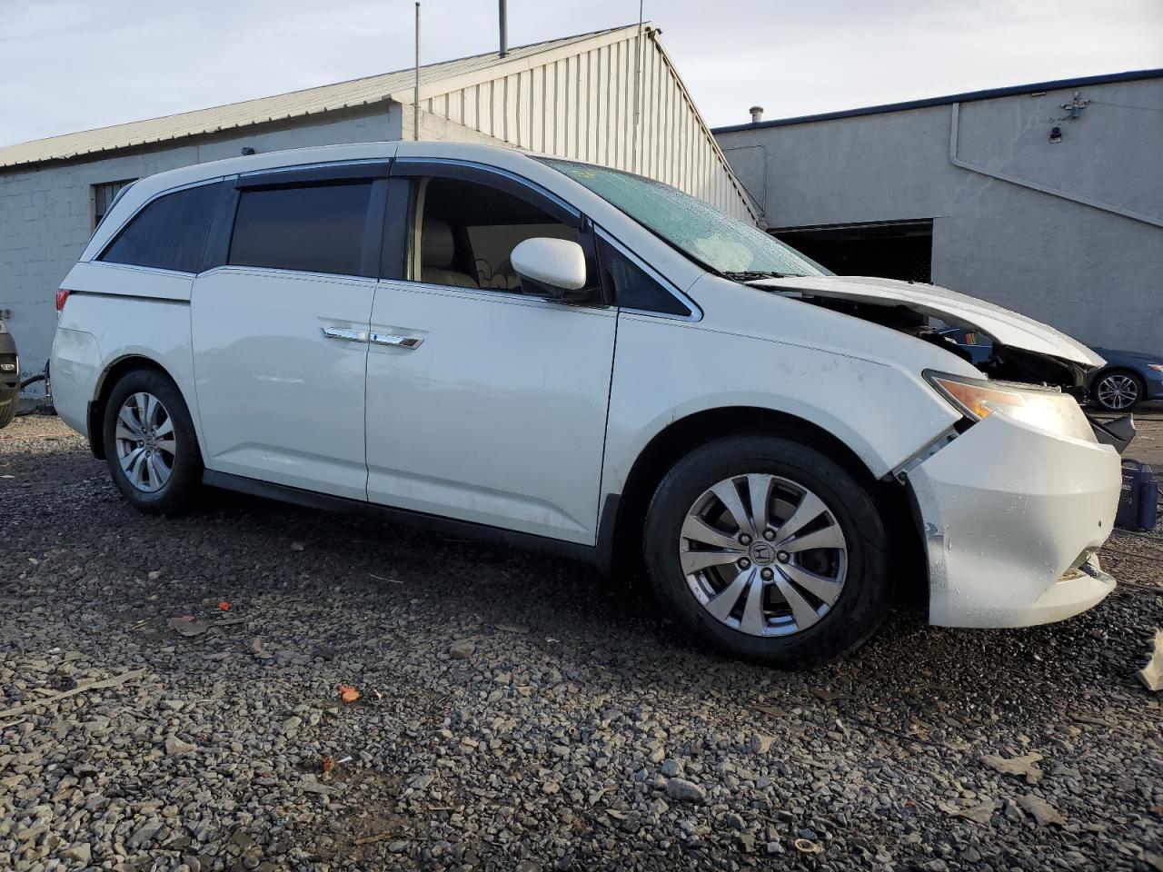 2015 Honda Odyssey VIN 5FNRL5H63FB061891 Copart auction photo, front end / side damage thumbnail 4