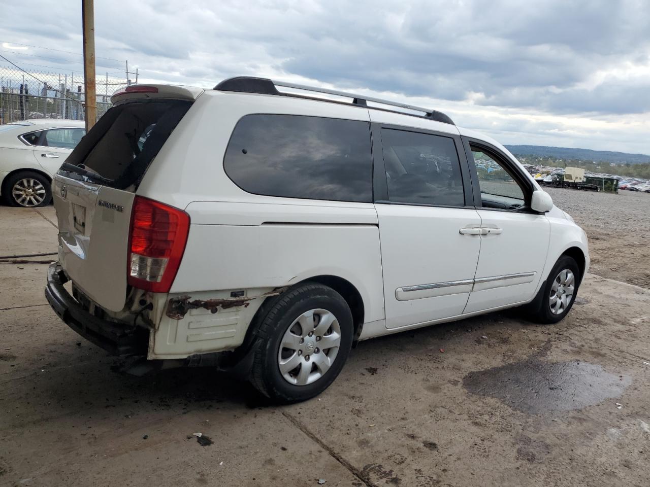 2008 Hyundai Entourage VIN KNDMC233486051438 Copart auction photo, rear end damage thumbnail 3