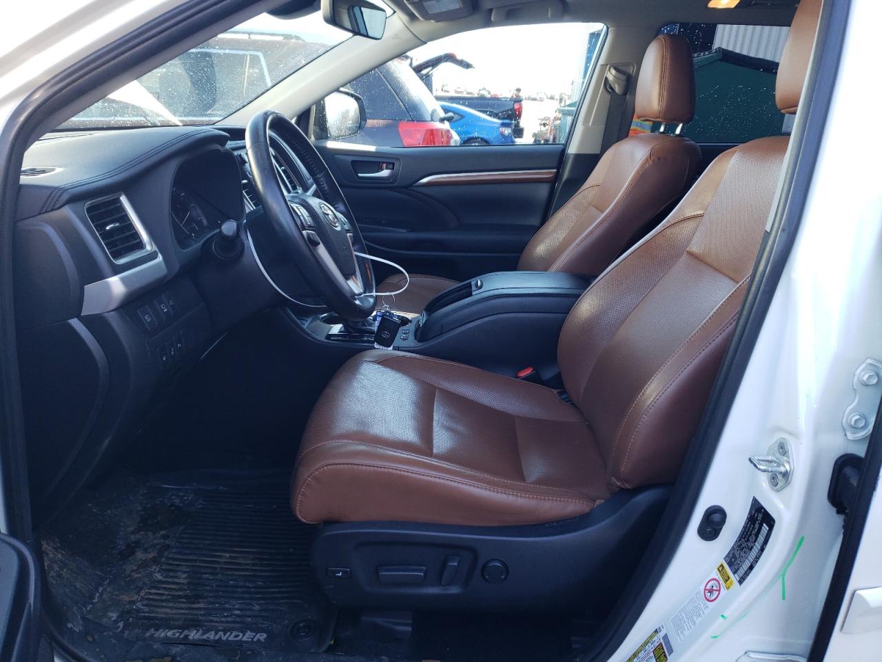 2019 Toyota Highlander VIN 5TDDGRFH8KS066066 Copart auction photo, side / front end damage thumbnail 7