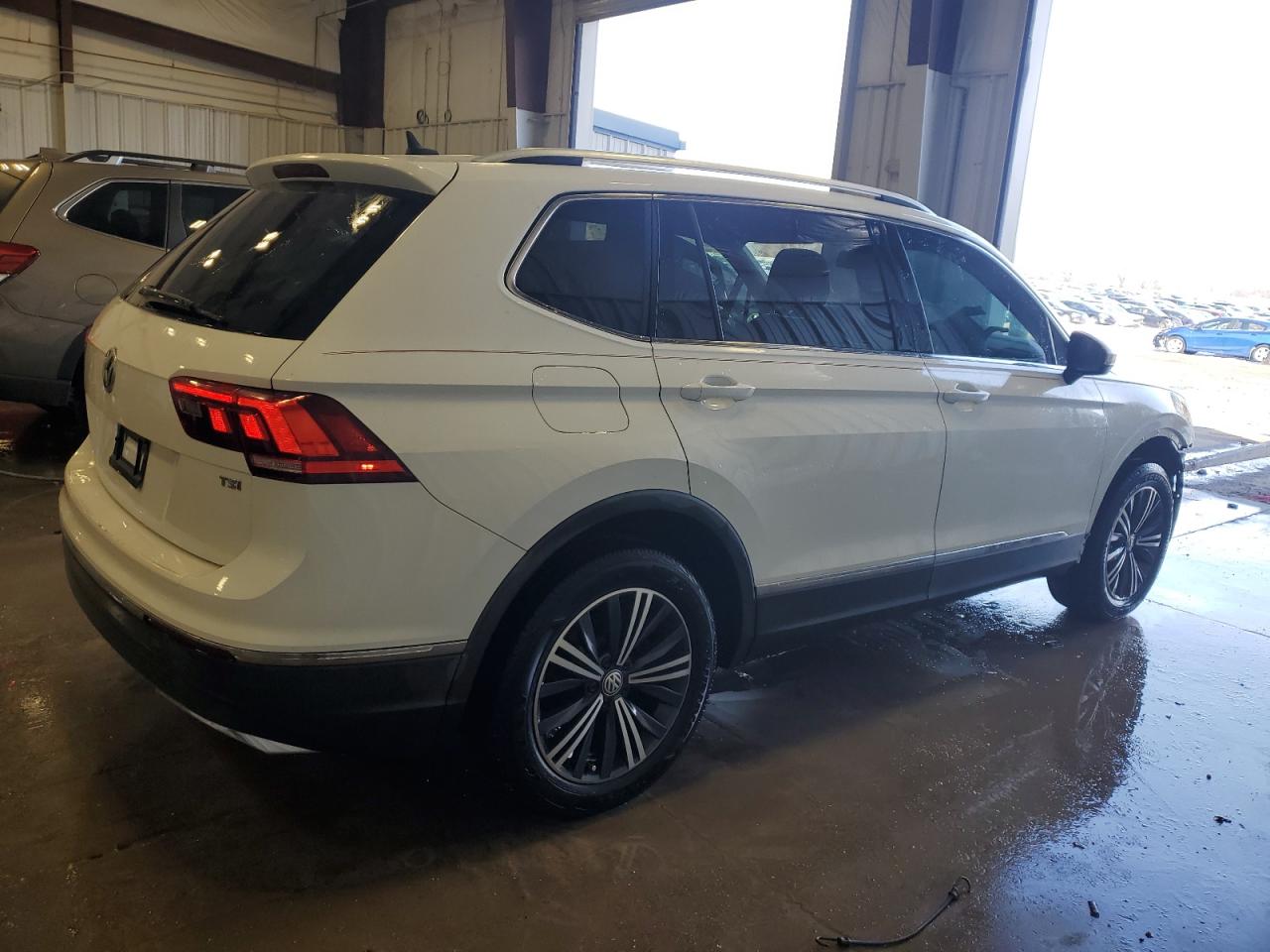 2018 Volkswagen Tiguan VIN 3VV3B7AX7JM020497 Copart auction photo, front end damage thumbnail 3