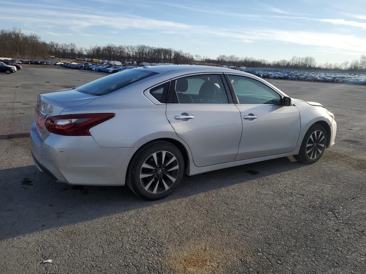 2018 Nissan Altima VIN 1N4AL3AP3JC252372 Copart auction photo, front end / mechanical damage thumbnail 3