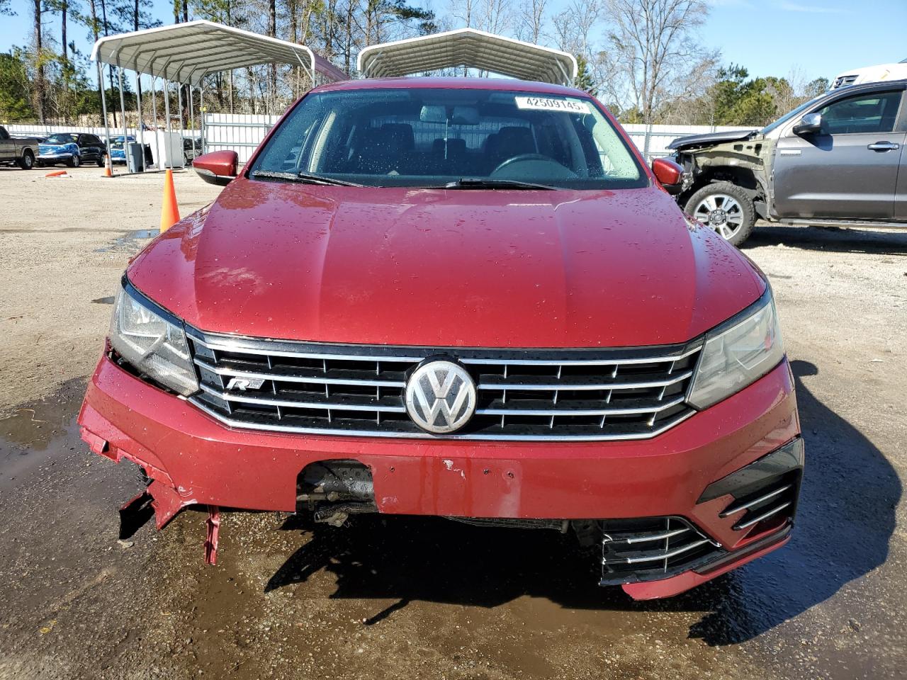 2017 Volkswagen Passat VIN 1VWDT7A31HC026771 Copart auction photo, front end damage thumbnail 5