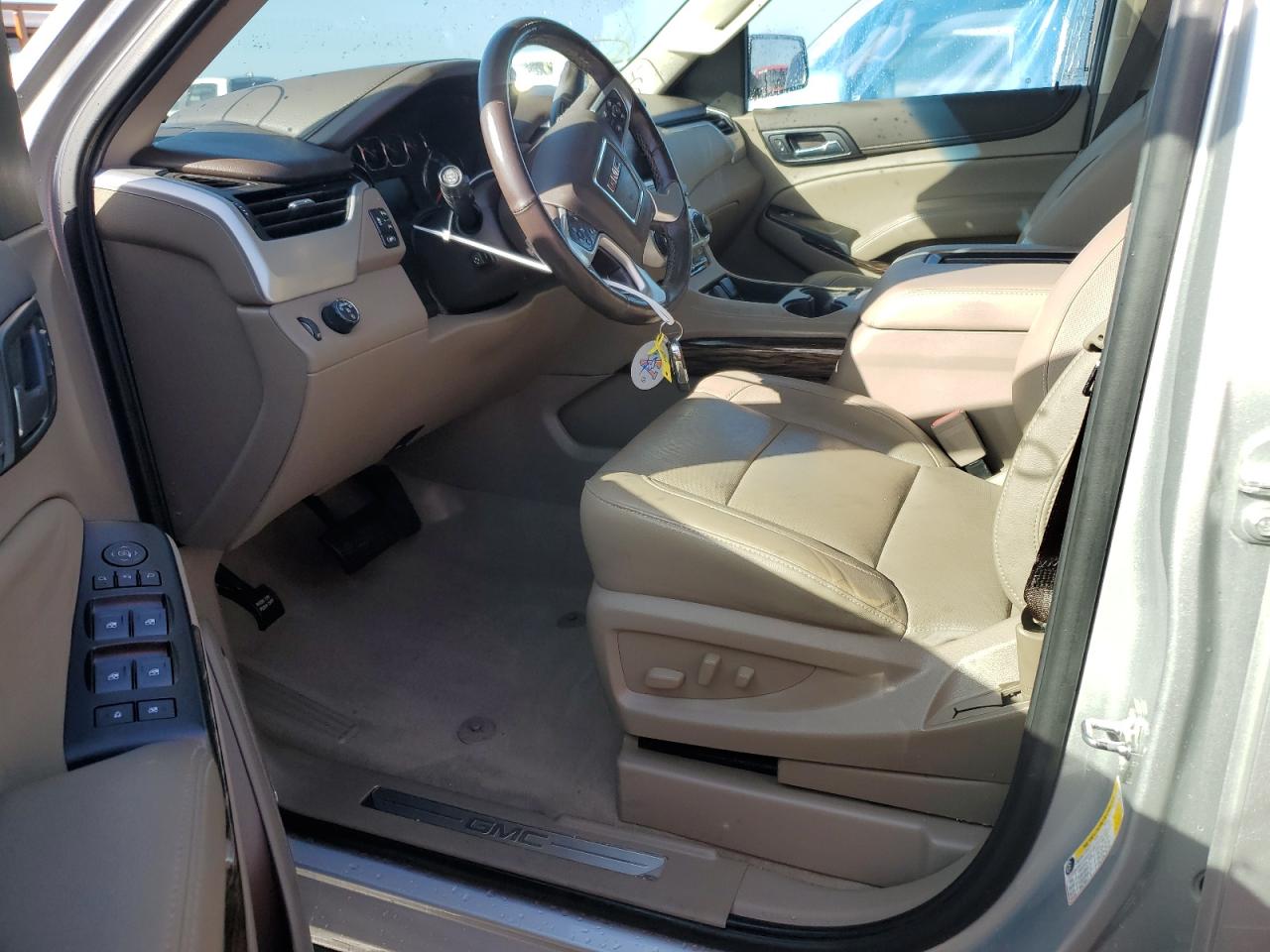 2020 GMC Yukon VIN 1GKS1GKC5LR101092 Copart auction photo, water/flood damage thumbnail 7