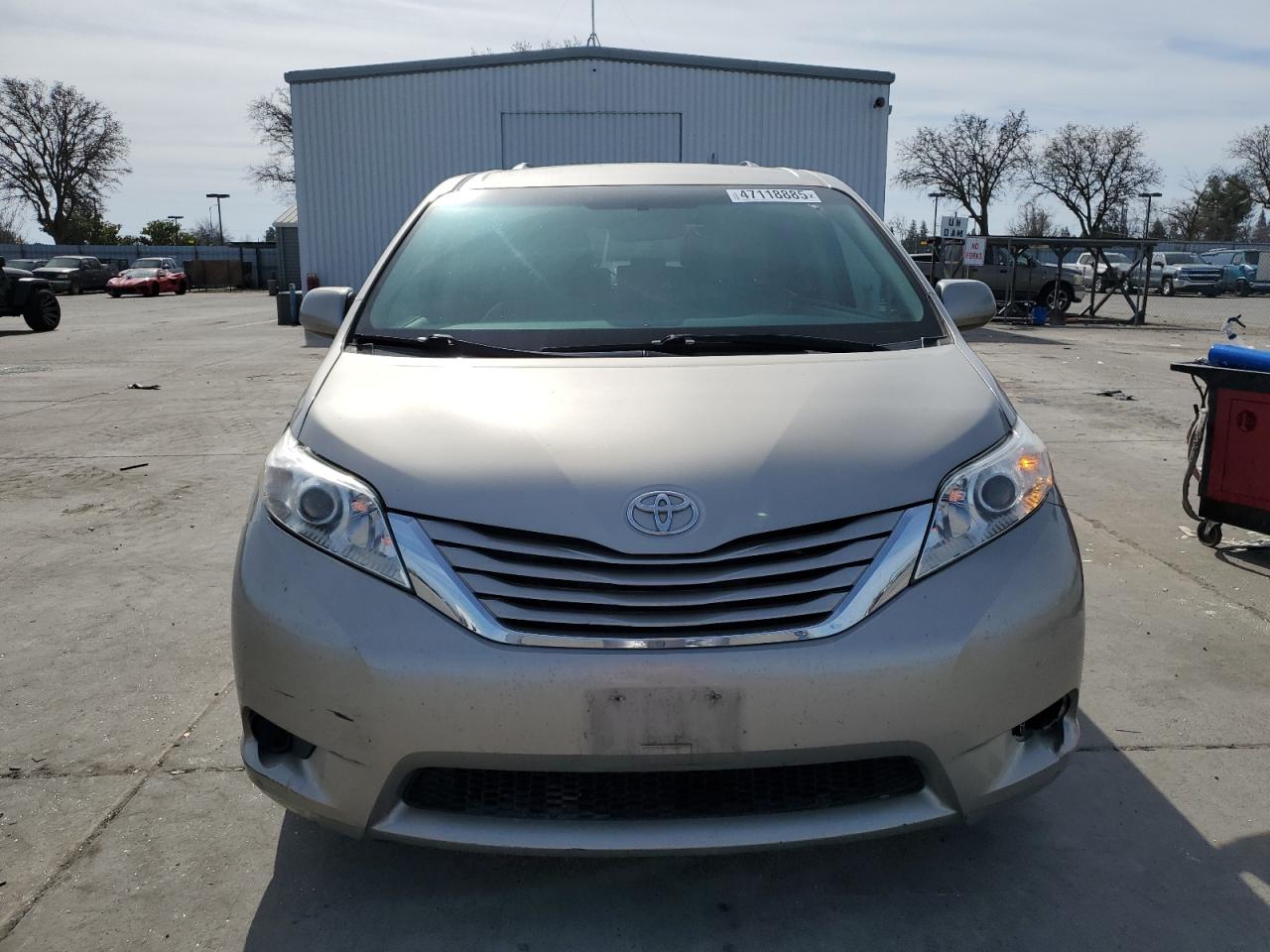 2015 Toyota Sienna VIN 5TDKK3DC4FS665420 Copart auction photo, rear end / front end damage thumbnail 5