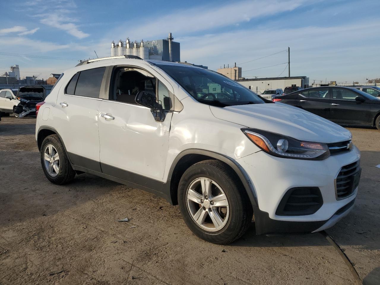2017 Chevrolet Trax VIN 3GNCJLSB0HL280650 Copart auction photo, side / front end damage thumbnail 4