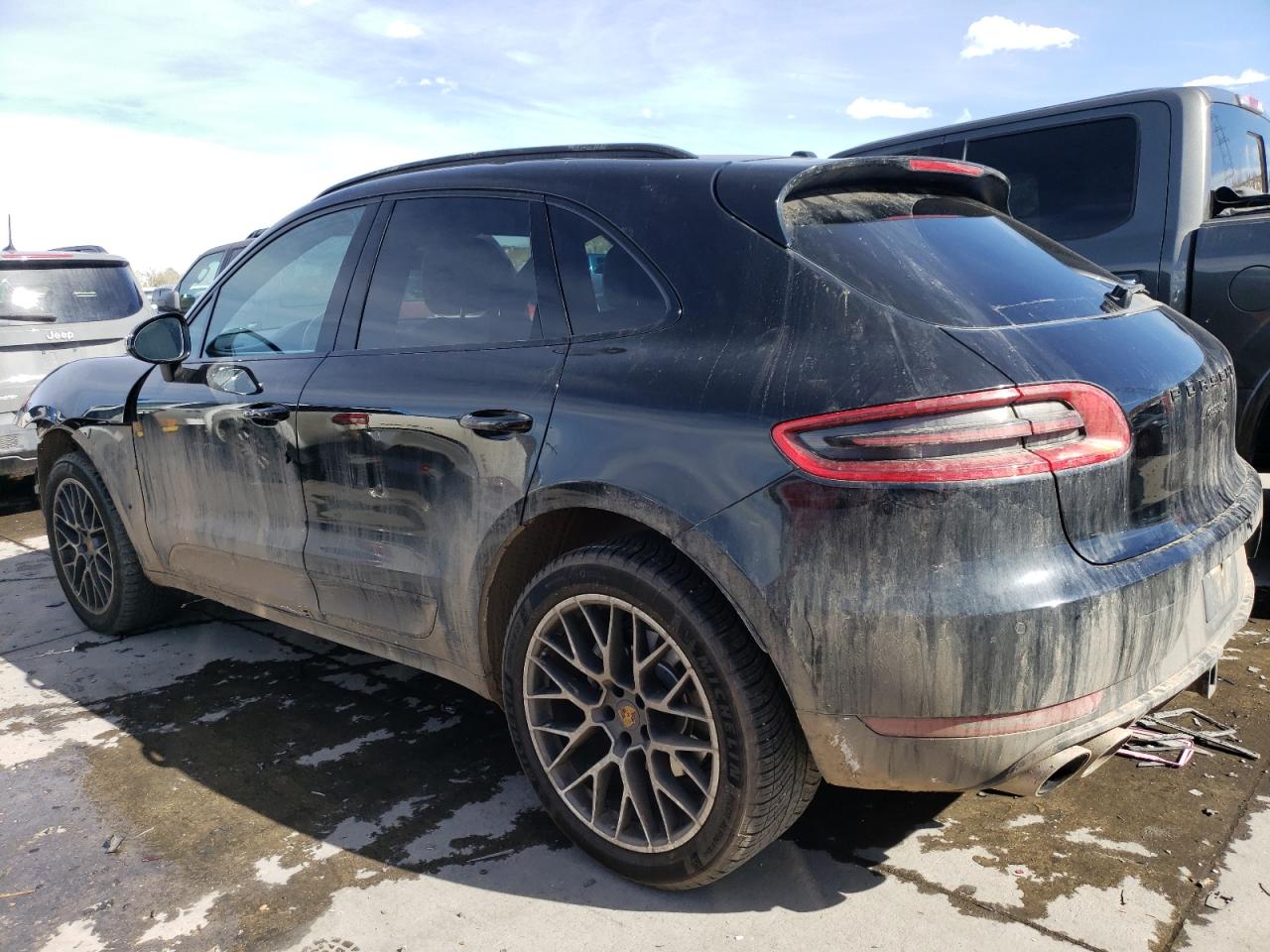 2017 Porsche Macan VIN WP1AB2A52HLB20041 Copart auction photo, front end / minor dent/scratches damage thumbnail 2