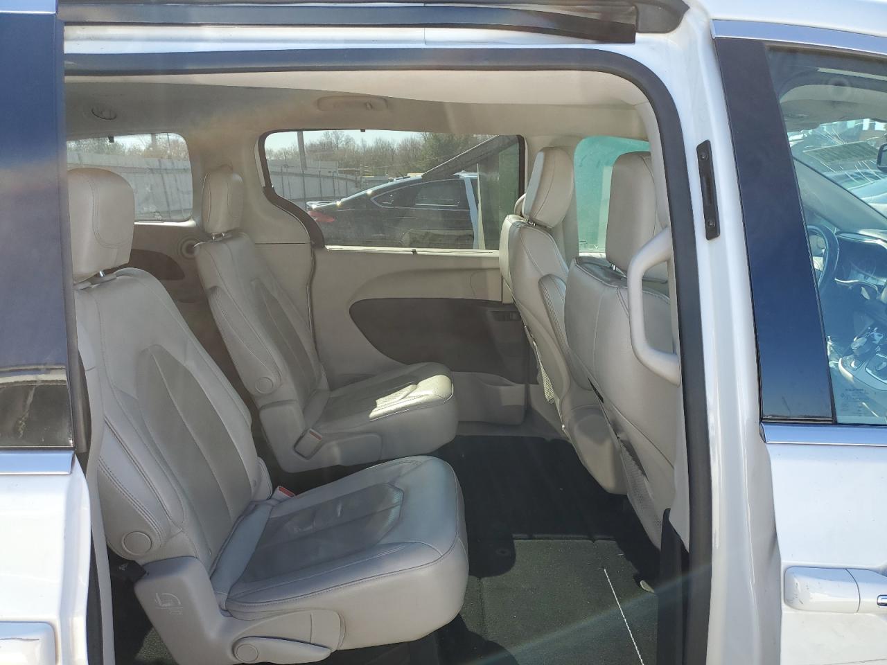 2021 Chrysler Pacifica VIN 2C4RC1BGXMR532883 Copart auction photo, front end damage thumbnail 11