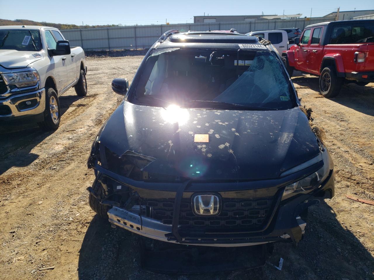 2019 Honda Passport VIN 5FNYF8H53KB012776 Copart auction photo, rollover / undercarriage damage thumbnail 5