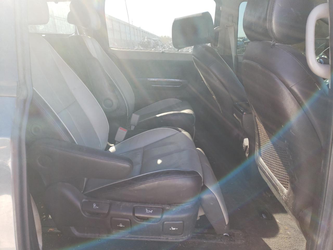 2018 KIA Sedona VIN KNDME5C16J6396714 Copart auction photo, undercarriage damage thumbnail 12