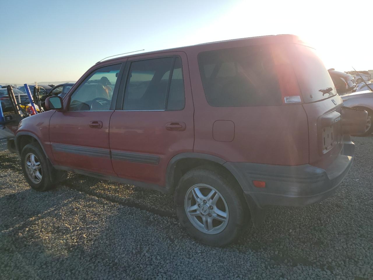1998 Honda CR-V VIN JHLRD1865WC060781 Copart auction photo, minor dent/scratches damage thumbnail 2