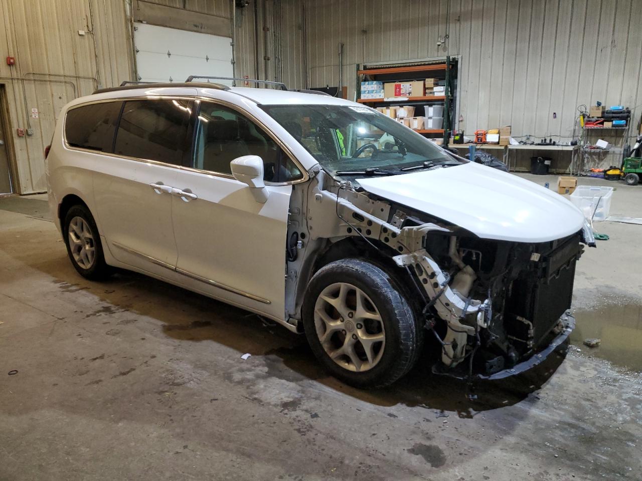 2017 Chrysler Pacifica VIN 2C4RC1BG0HR668316 Copart auction photo, front end / side damage thumbnail 4