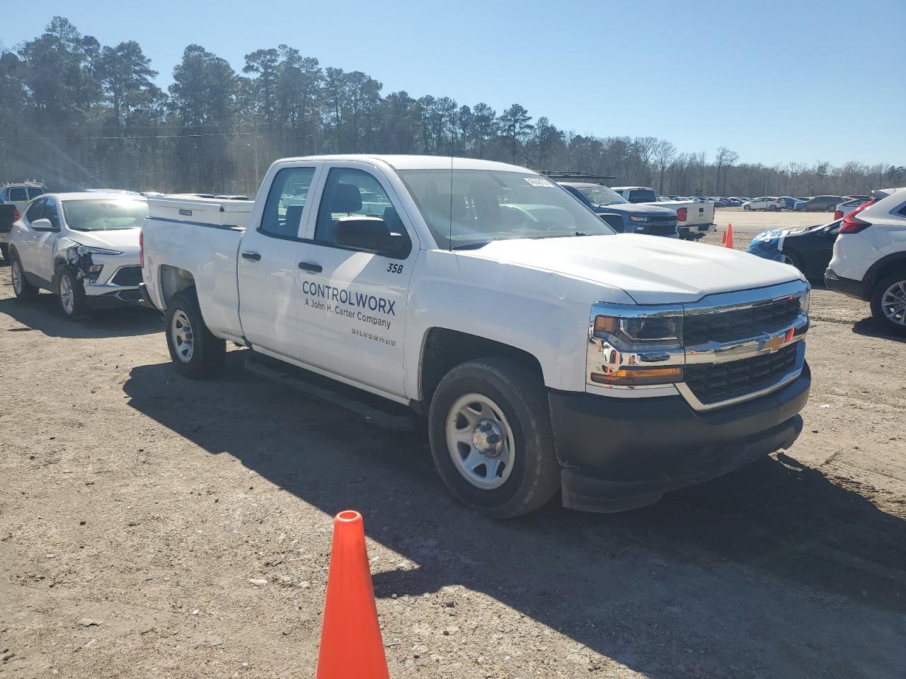2018 Chevrolet Silverado VIN 1GCRCNEC4JZ328047 Copart auction photo, front end / side damage thumbnail 4