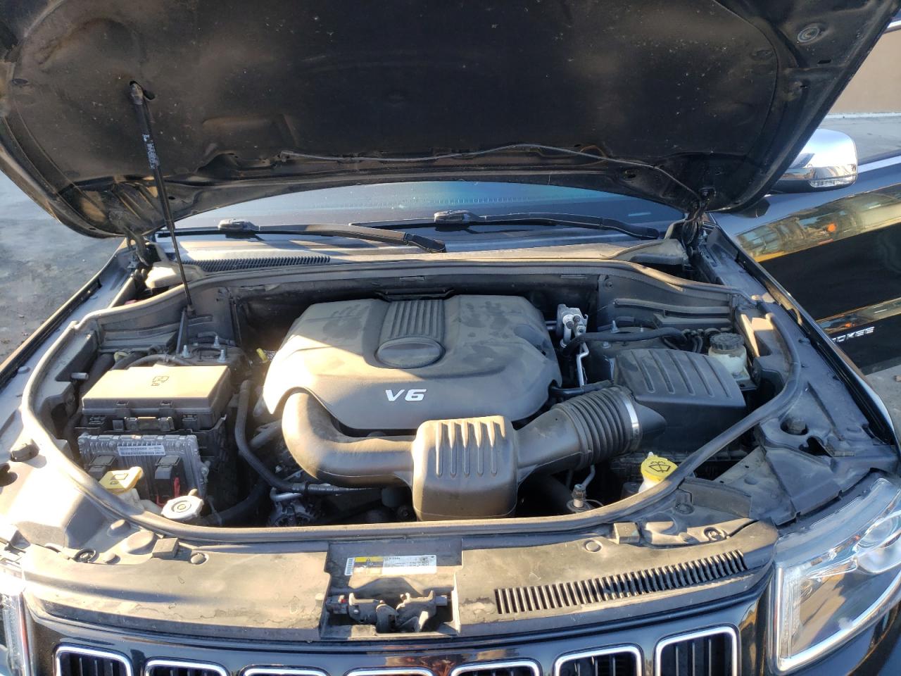 2014 Jeep Grand Cherokee VIN 1C4RJFBGXEC342093 Copart auction photo, undercarriage / rear end damage thumbnail 12
